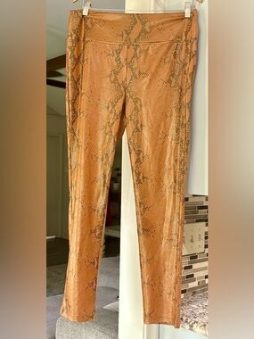 eesome Tan Faux Snakeskin High-Rise Leggings